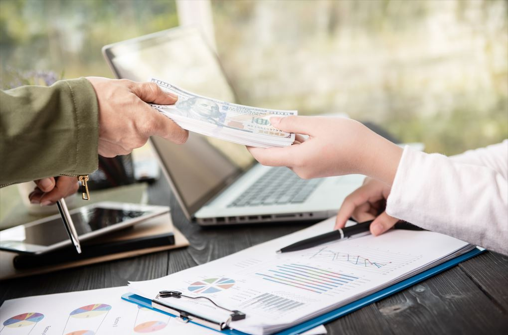 ¿Cómo usar las utilidades sin que se vuelvan dinero de bolsillo?