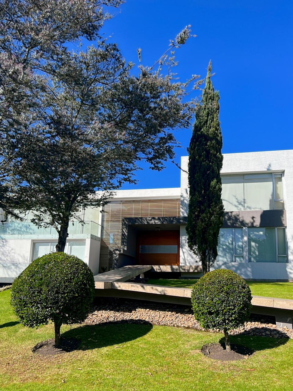 Lujosa casa de dos plantas en Puembo